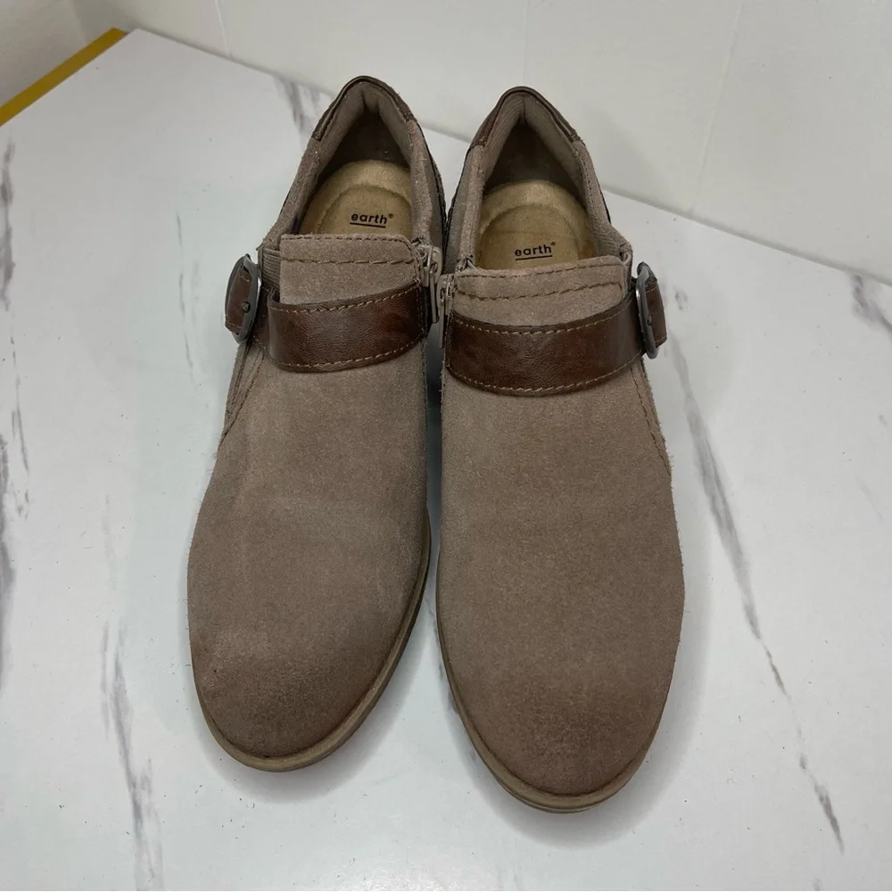 Earth Origins Women Ankle Booties Oakland Eddie Distressed Suede Taupe Size 8M